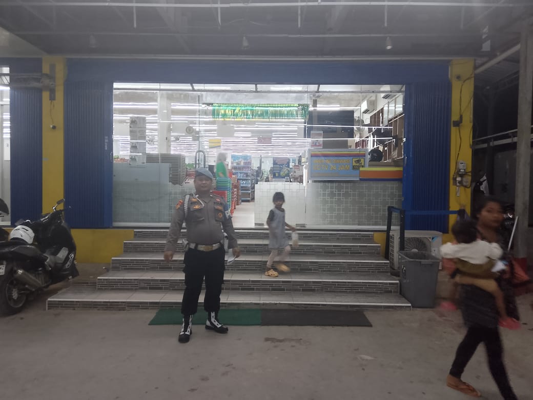 Patroli Polsek Bulik Sambangi Toko Modern, Cegah Aksi Kejahatan