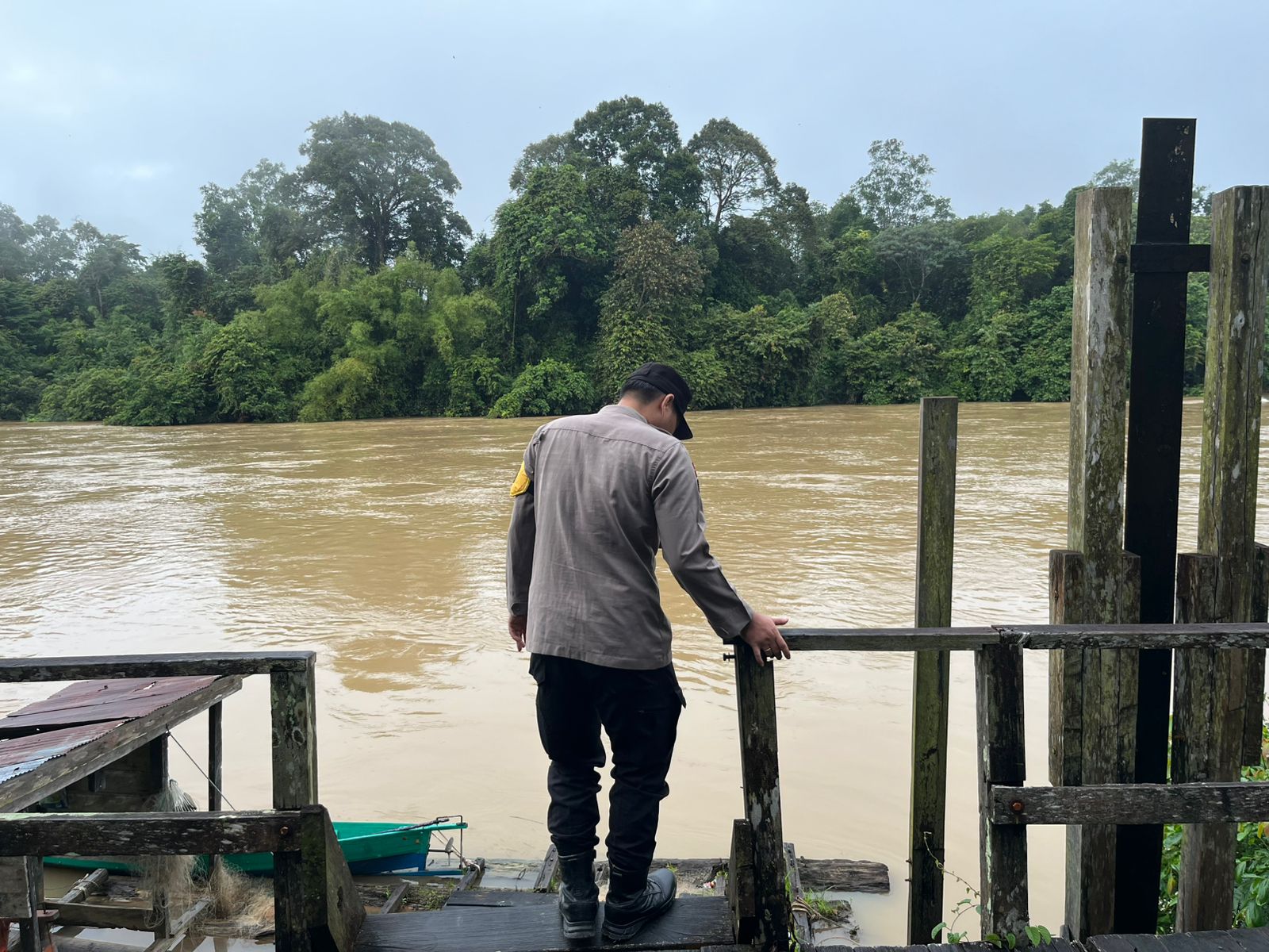 Piket Polsek Cek Debit Air Sungai Lamandau