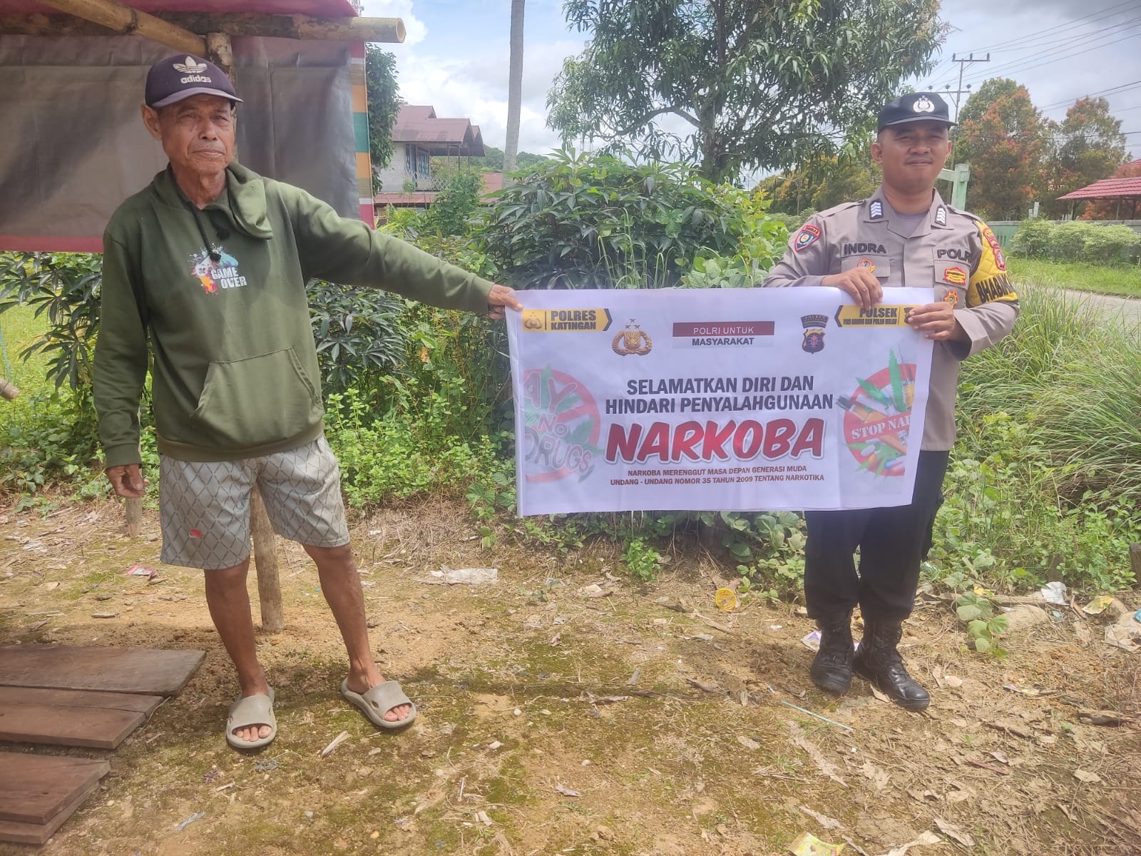 ‎Melalui Imbauan dan media spanduk, Polsek Tewang Sangalang Garing dan Pulau Malan Imbau Warga Tidak Terjerumus Penyalahgunaan Narkoba.
