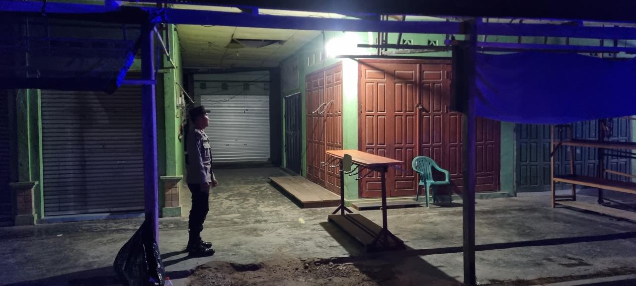 Piket Polsek Patroli kepertokoan diwilkum Polsek Sematu Jaya