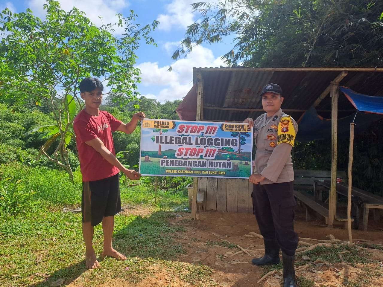 Upaya Pencegahan Penebangan Hutan secara Liar (Ilegal Logging), Bhabinkamtibmas sosialisasi kepada masyarakat.