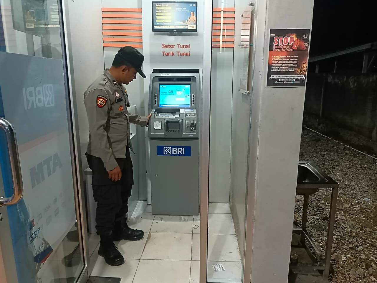 Piket Polsek Patroli ke Perbankan Atm