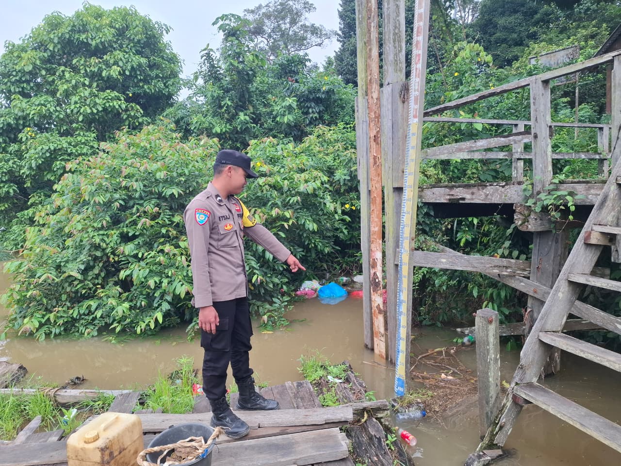 Piket Polsek Cek Debit Air Sungai Lamandau