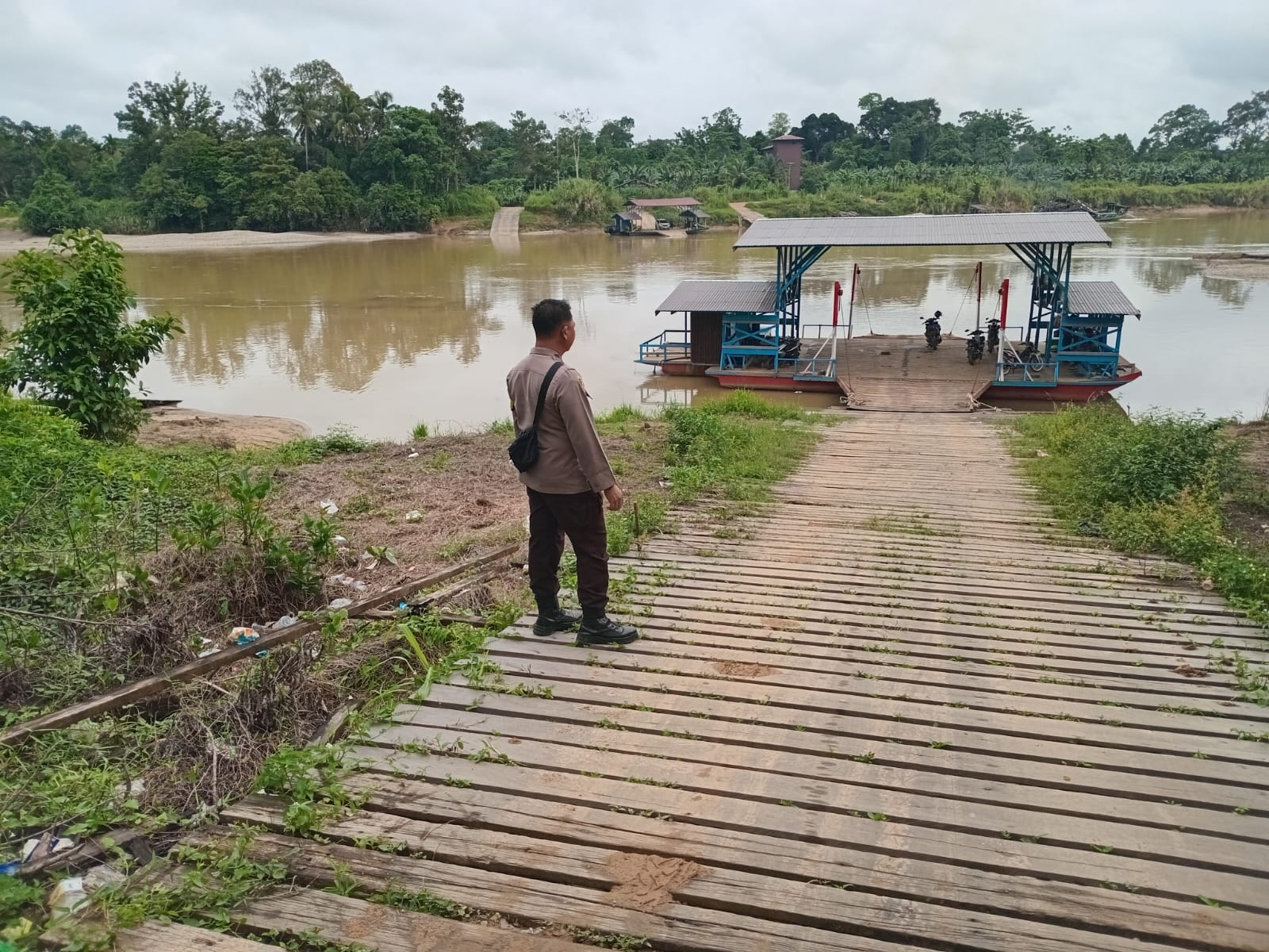 Laksanakan Sambang Bhabinkamtibmas Ajak Warga Wujudkan Kamtibmas Kondusif