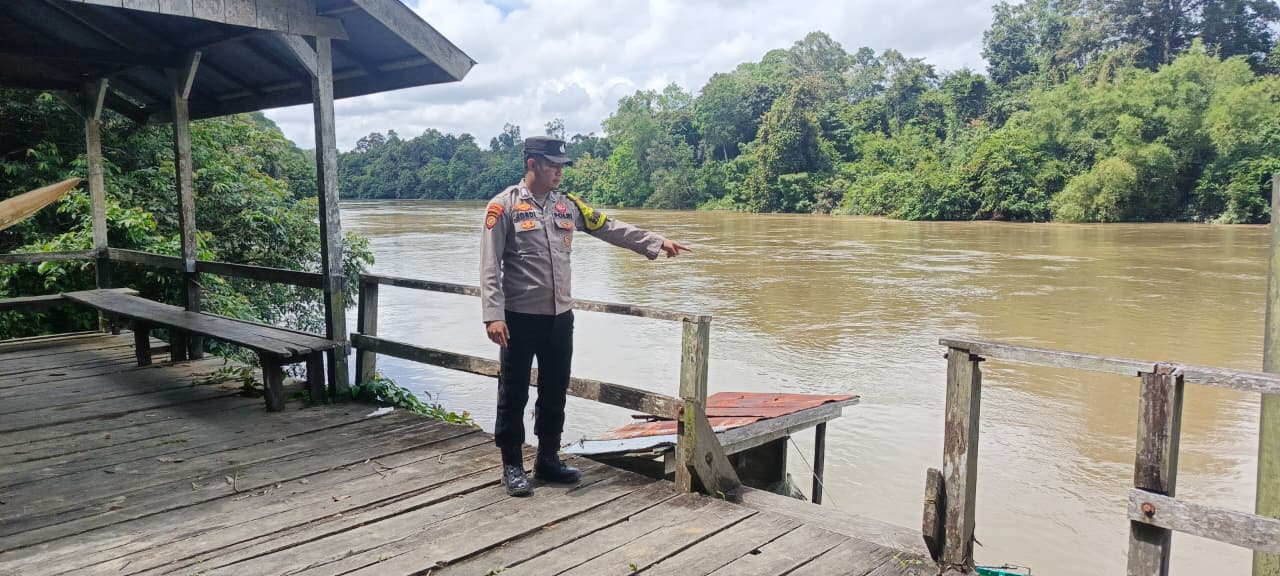 Piket Polsek Cek Debit Air Sungai Lamandau