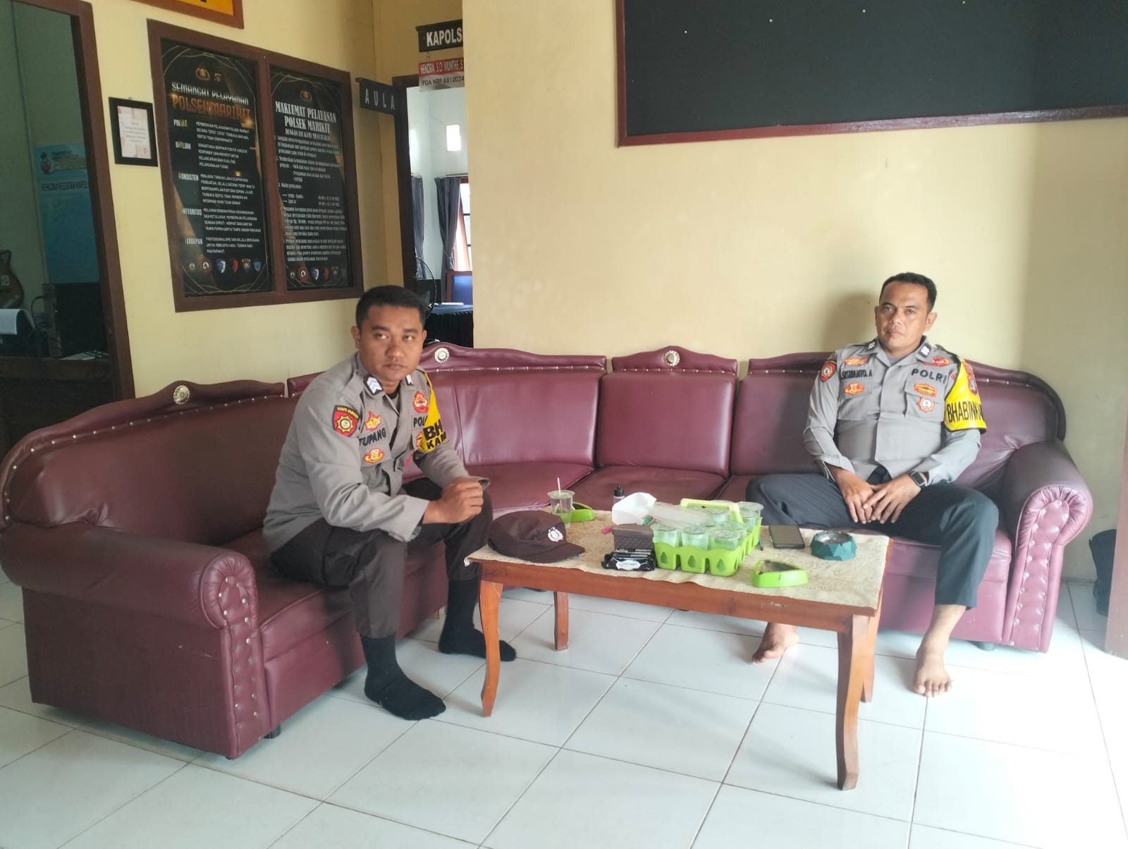 Personel Polsek Marikit Siaga di Mako Laksanakan Penjagaan dan Pelayanan Kepolisian
