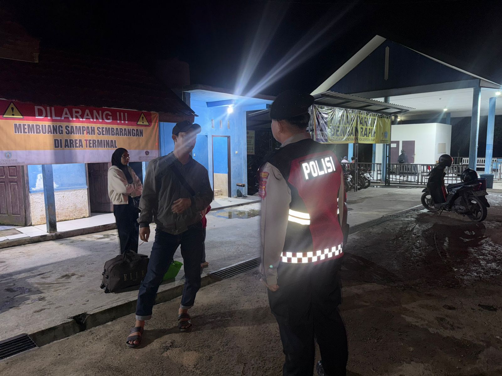 Personel Samapta Polres Lamandau Laksanakan Patroli dan Sambangi Masyarakat