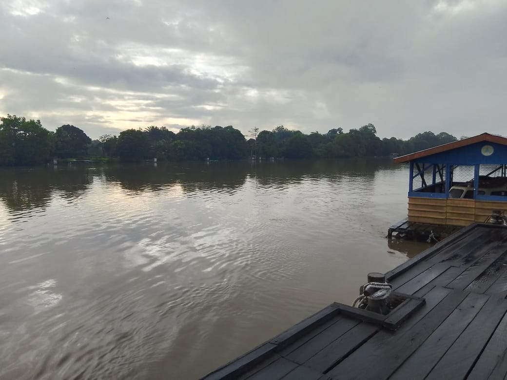 Piket Polsek Bulik Cek debit air di Kelurahan Nanga Bulik