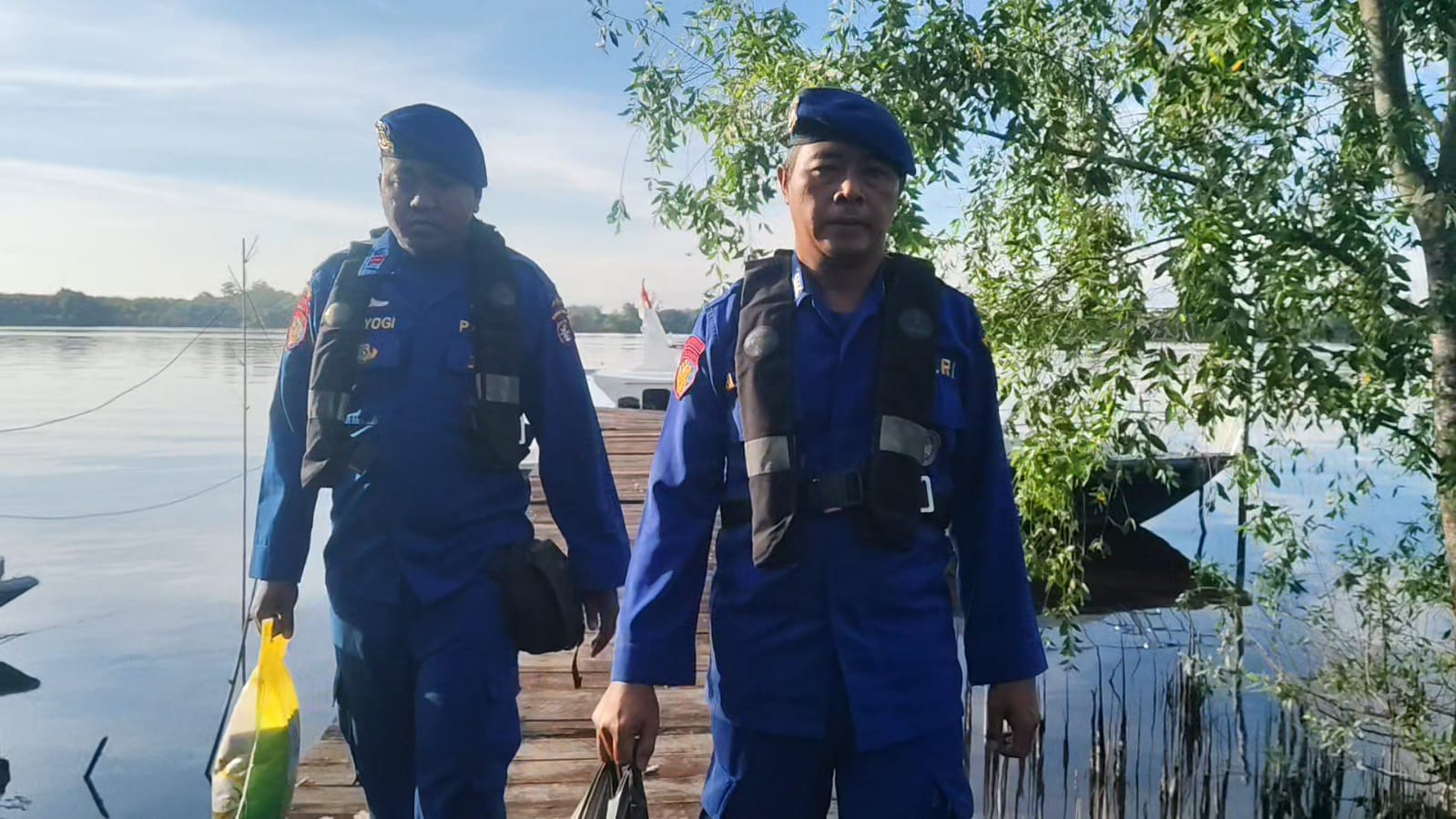 Sambangi Warga Pesisir Ditpolairud Polda Kalteng Lakukan Ini