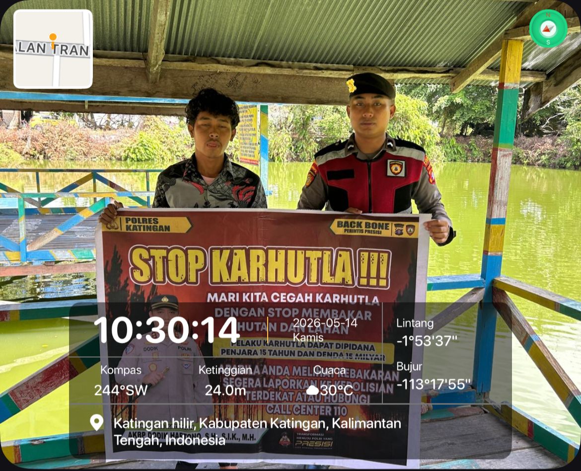 Personel Samapta Polres Katingan Sosialisasikan Pencegahan Karhutla kepada Masyarakat Desa Hampalit.