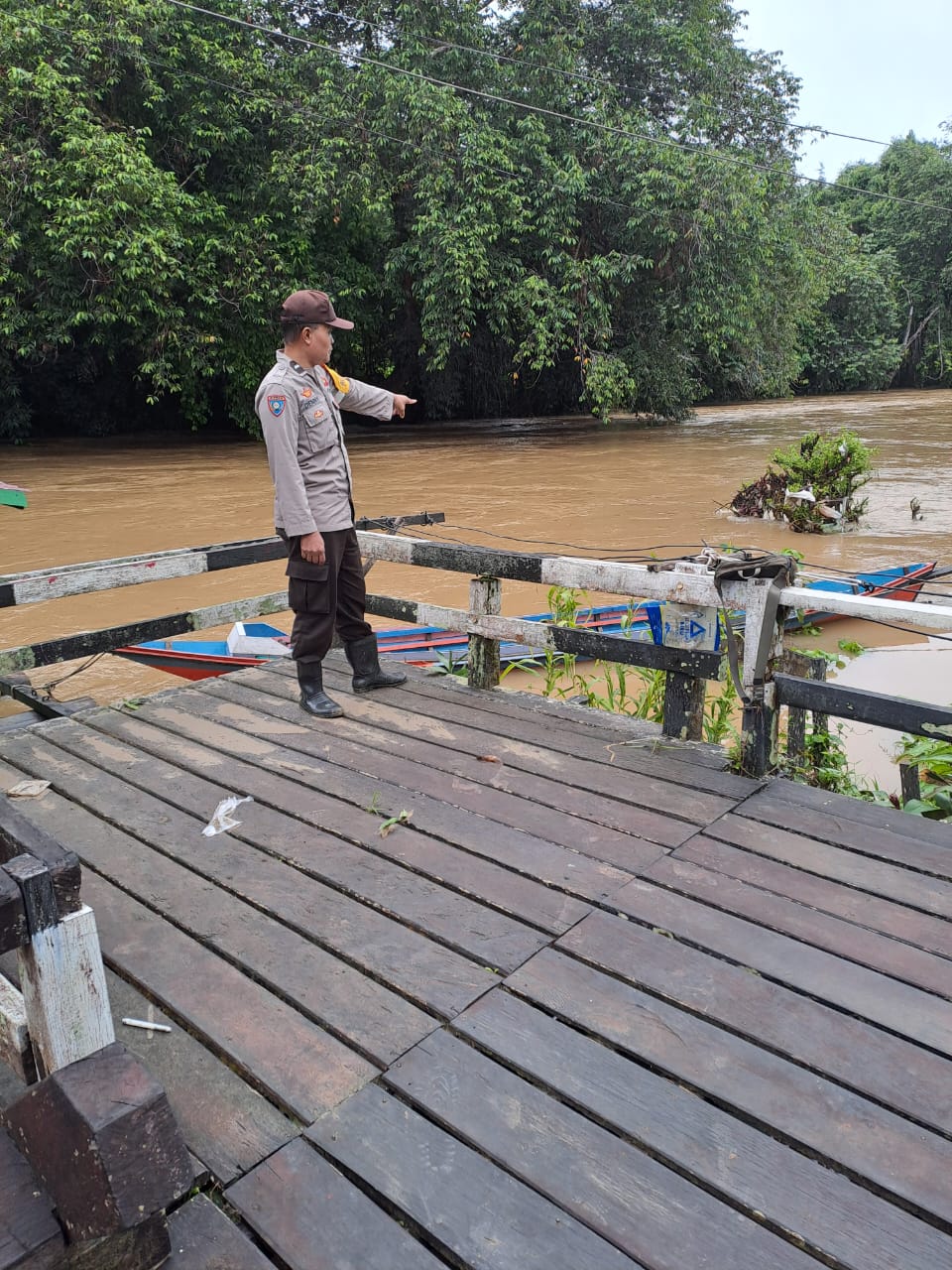 Debit Air terpantau naik, Polsek Katingan Hulu dan Bukit Raya Imbau Warga agar tetap waspada.