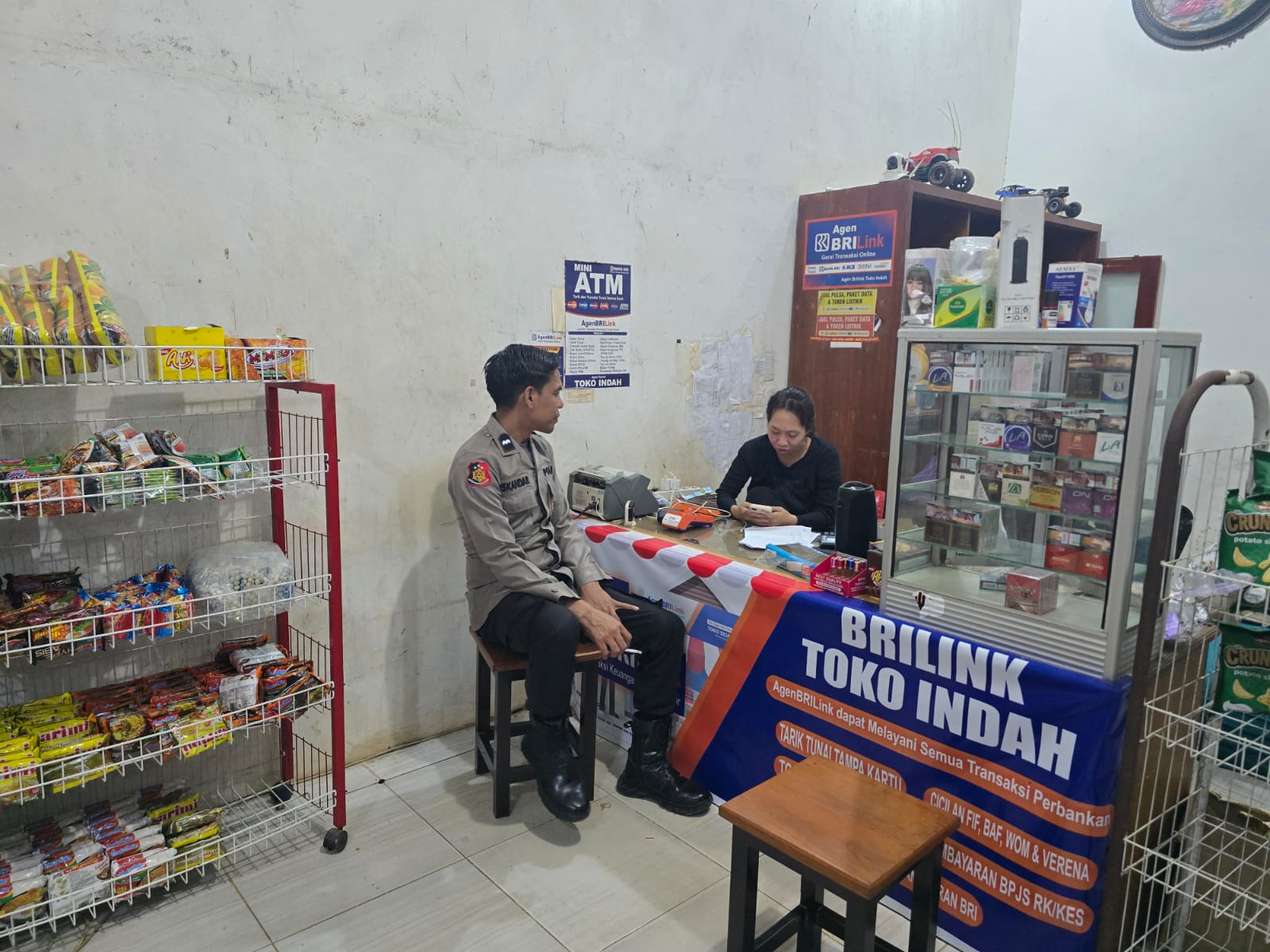 Personil Polsek Lamandau Sambang Ke Pedagang