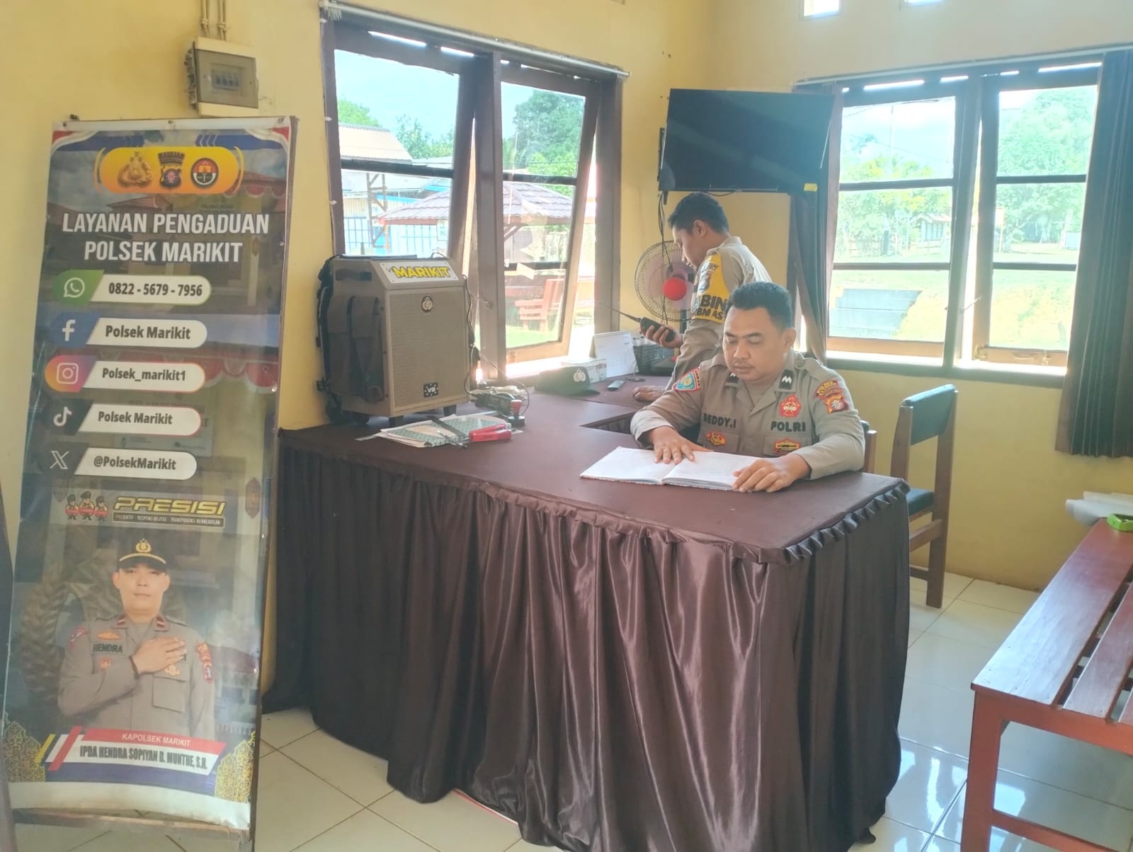 Personil Polsek Marikit Stand By di Mako Penjagaan.