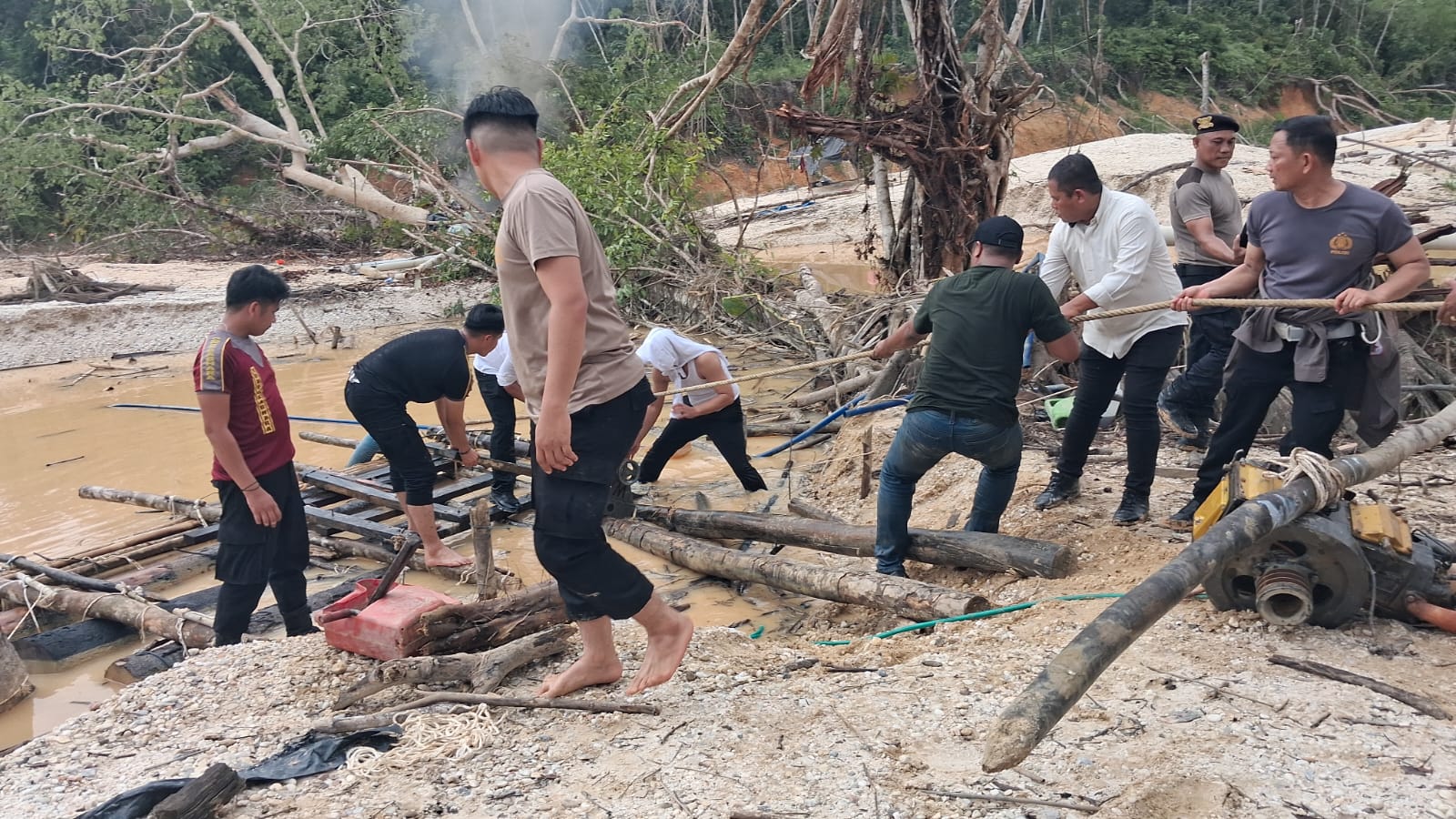 Polres Barito Utara Tegas Berantas Tambang Emas Ilegal, Kapolres Pimpin Langsung Penyitaan dan Pemusnahan Lokasi