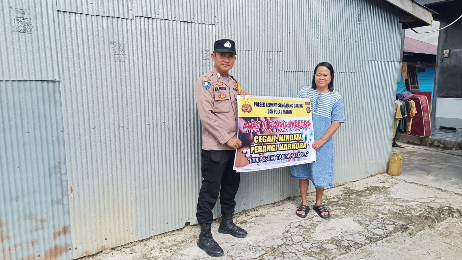‎Melalui Media Spanduk, Polsek Tewang Sangalang Garing dan Pulau Malan Imbau Warga Tidak Terjerumus  Penyalahgunaan Narkoba.
