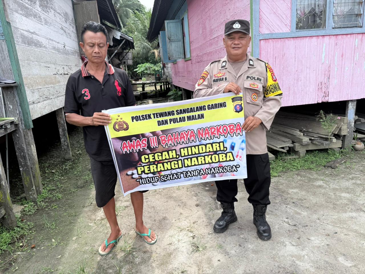 ‎Melalui Media Spanduk, Polsek Tewang Sangalang Garing dan Pulau Malan Imbau Warga Tidak Terjerumus  Penyalahgunaan Narkoba.
