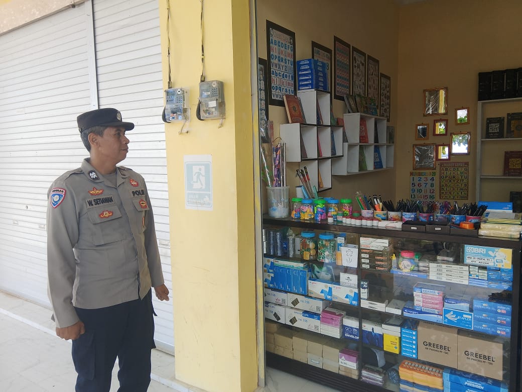 Pastikan Aktivitas Warga Tetap Kondusif, Polsek Bulik Patroli Kawasan Pertokoan
