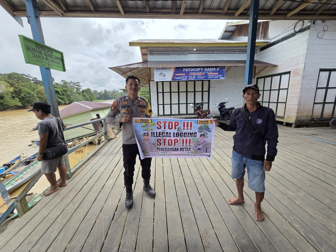 Upaya Pencegahan Penebangan Hutan secara Liar (Ilegal Logging), Bhabinkamtibmas sosialisasi kepada masyarakat.