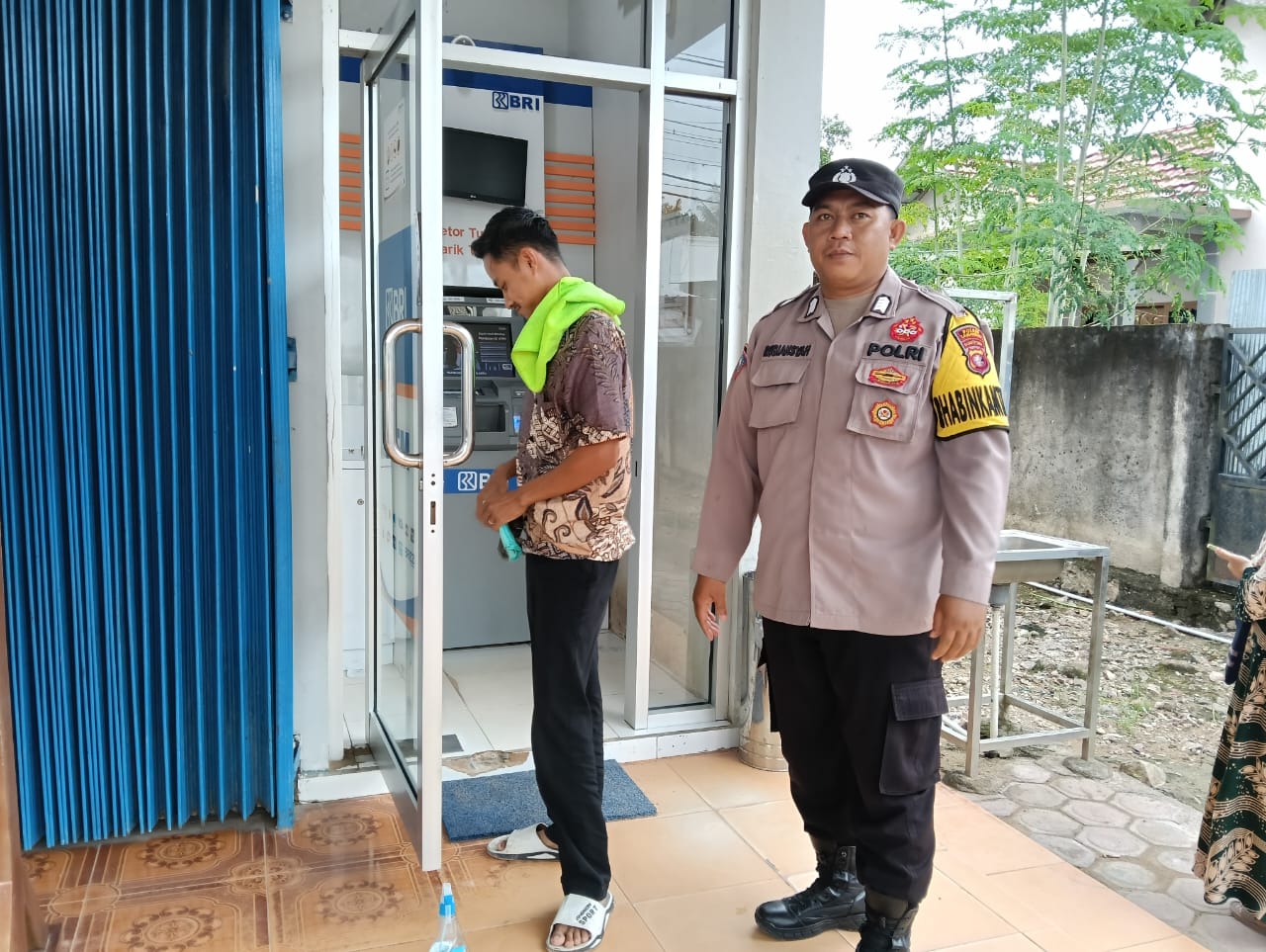 Kapolsek Sematu Jaya IPDA Eko Haryanto, S.H. mengatakan patroli merupakan kegiatan rutin baik siang maupun malam hari tersebut guna mencegah terjadinya tindak pidana untuk mewujudkan situasi kamtibmas yang aman dan kondusif.