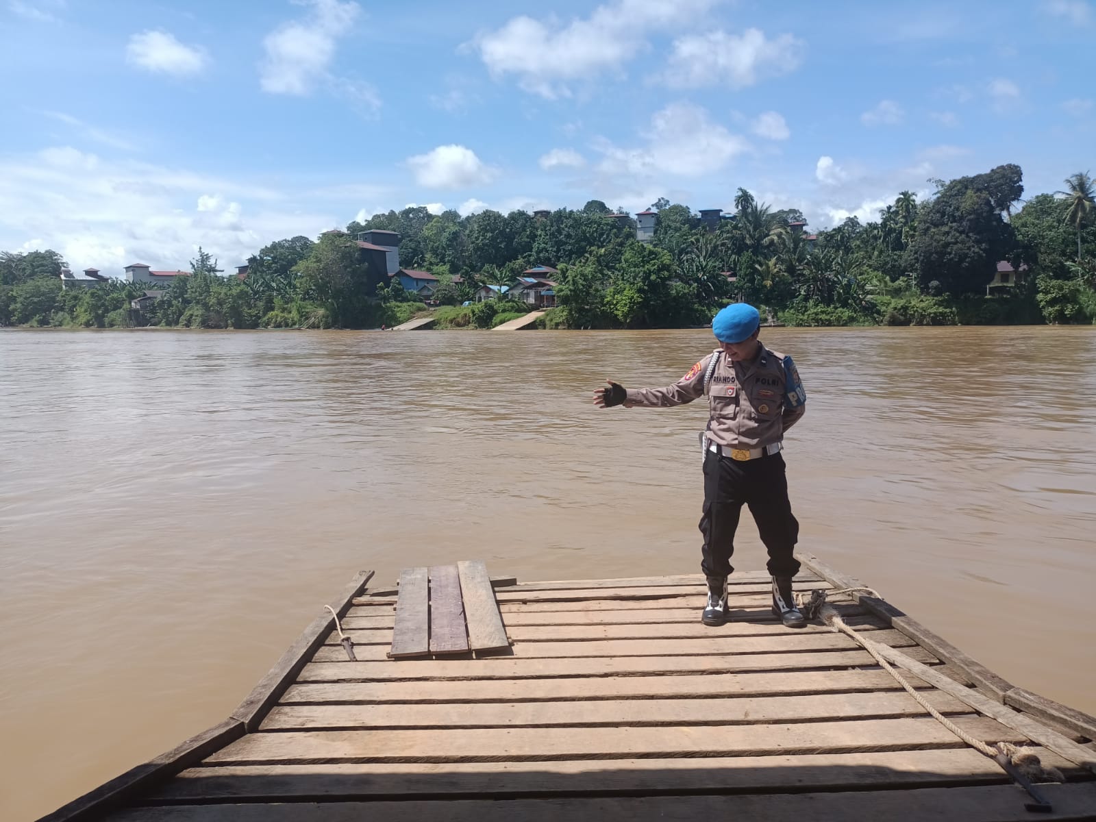 Polsek Marikit Menjaga Kepekaan Situasi Melalui Pengamatan DAS Katingan