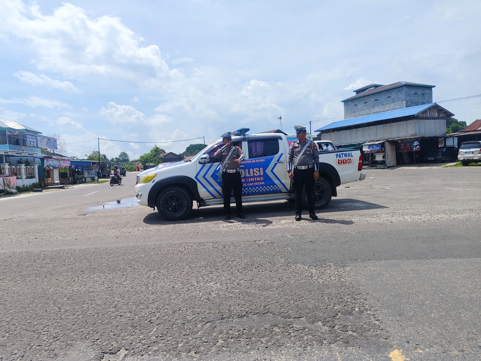 PENLING, Satlantas Polres Katingan Penyuluhan Keliling Kepada Para Pengendara